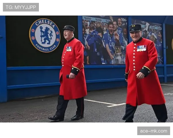 卡尔顿·莫里斯英超新赛季表现惊艳,引爆球迷热议 卡尔顿·莫里斯英超新赛季表现惊艳,引爆球迷热议